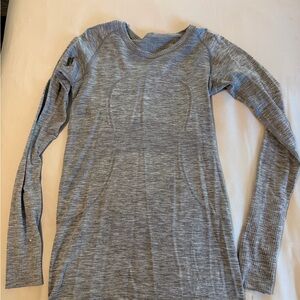 lululemon athletica Run Swiftly Long Sleeve, Hip Length Size 8